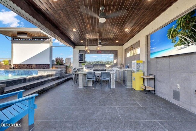 Building Photo - 12292 Fresh Water Dr