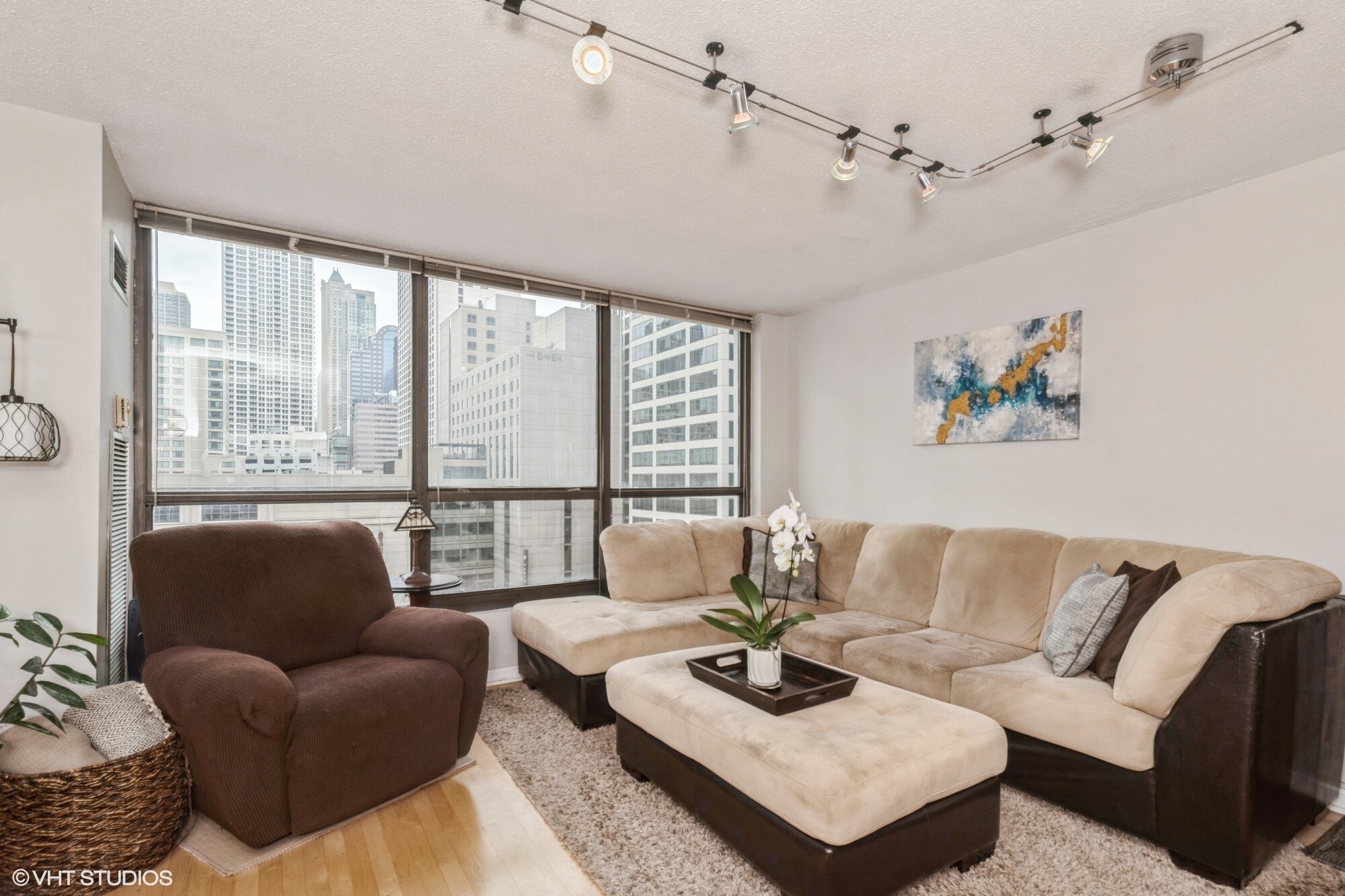 Building Photo - 405 N Wabash Ave