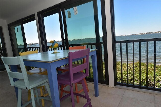 Building Photo - 1511 Pelican Point Dr