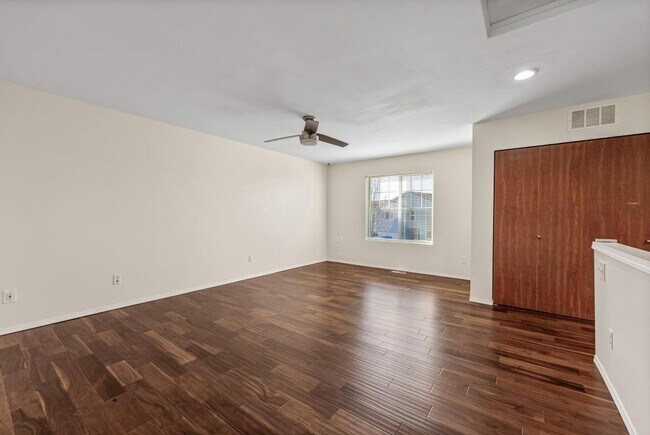 Building Photo - Updated and Spacious 3 Bed Yelm Rental!