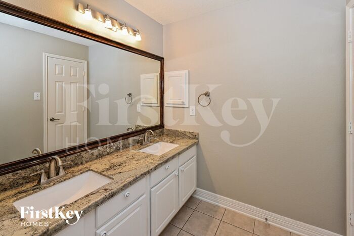 Building Photo - 17714 Meadow Crossing Ln