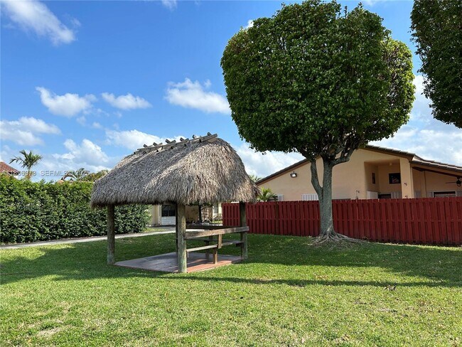 Building Photo - 8910 SW 4th Ln