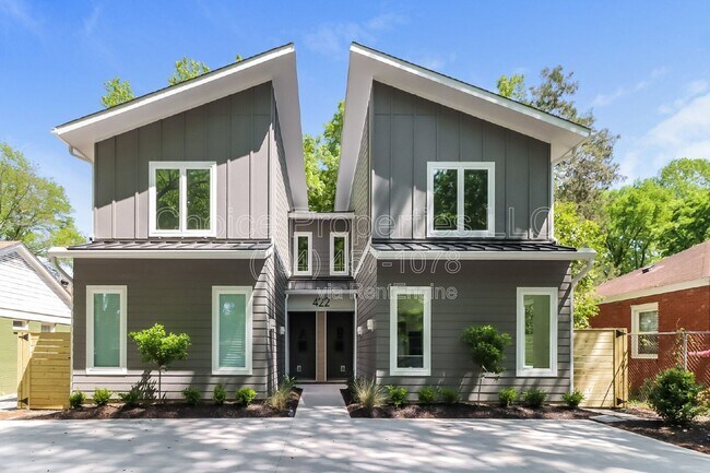 Building Photo - 422 Sylvania Ave