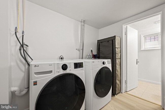 Building Photo - 139 Hawaii Ave NE