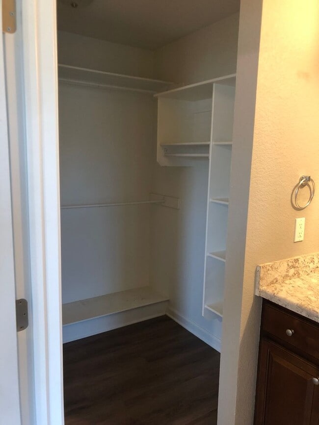 Building Photo - 1905 Rehoboth Cir