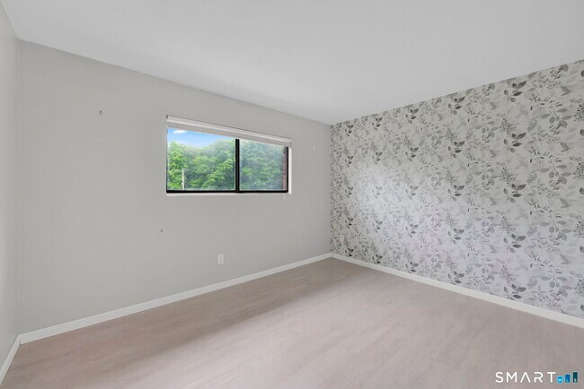 Building Photo - 3 Murphys Ln