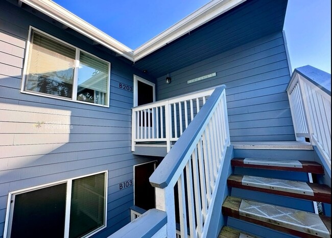 Building Photo - 31080 State Rte 20