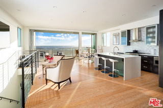 Building Photo - 6985 Trolleyway S