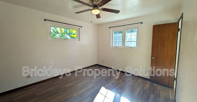 Building Photo - 1435 E Cedar St