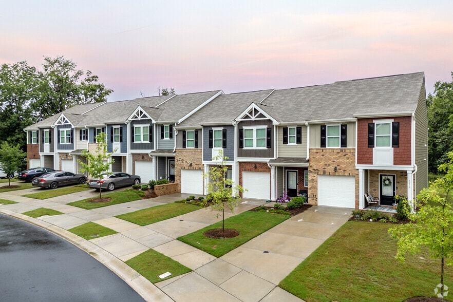 Primary Photo - Mintworth Commons