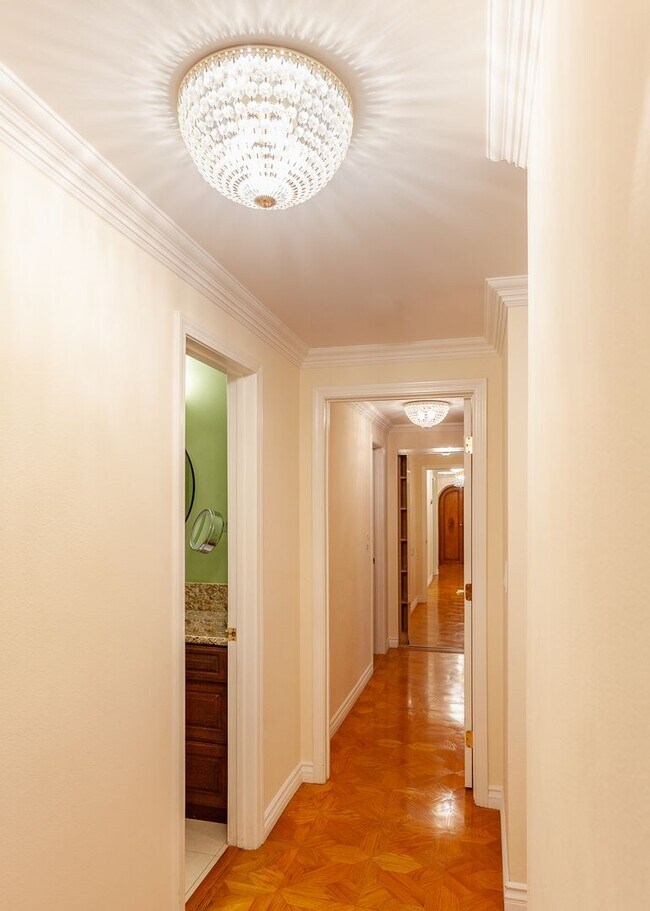 Building Photo - Stunning 2 Bed | 2 Bath Luxury Condo with ...