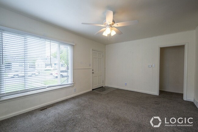 Building Photo - 809 E 50 S