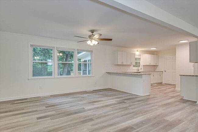 Building Photo - 4 Bed/2 Bath home in Columbia County