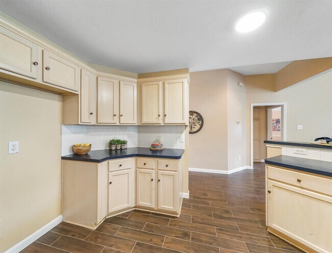 Building Photo - 5219 Bay Pines Dr