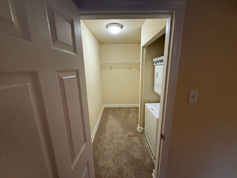 Building Photo - 6493 Frenchmens Dr