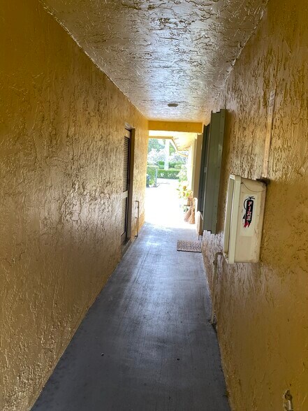 Building Photo - 3483 Coral Springs Dr