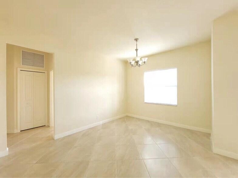 Building Photo - 2075 46th Ave
