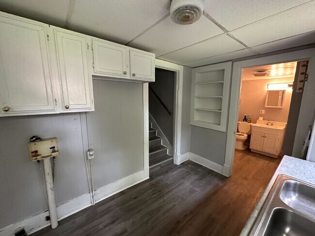Building Photo - "3-Bedroom Home on Larkwood Ave – Spacious...