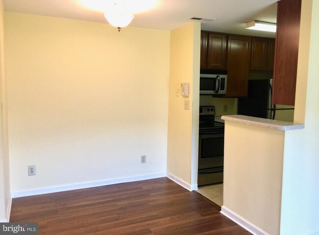 Building Photo - 33 Fern Oak Cir