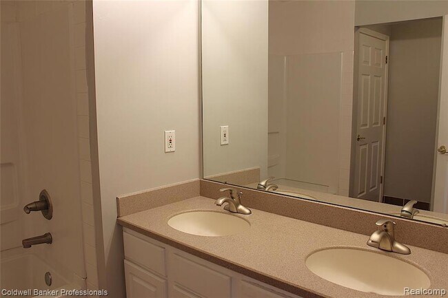 Building Photo - 387 Cherry Orchard Rd