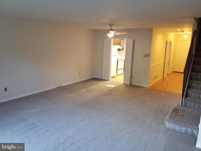 Building Photo - 1161 Putnam Blvd