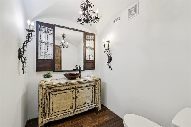 Building Photo - 2706 Pearce Rd