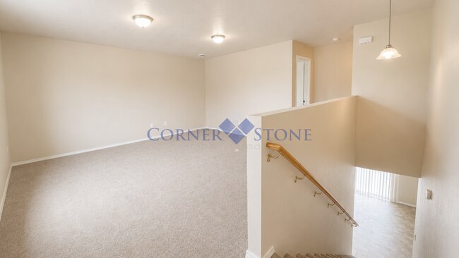 Building Photo - Large 4 Bedroom Home with Bonus Room!