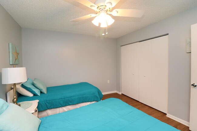 Building Photo - 95 Dondanville Rd