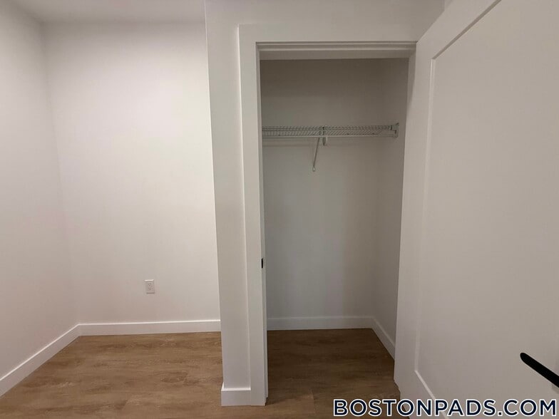 Building Photo - 199 Gardner St