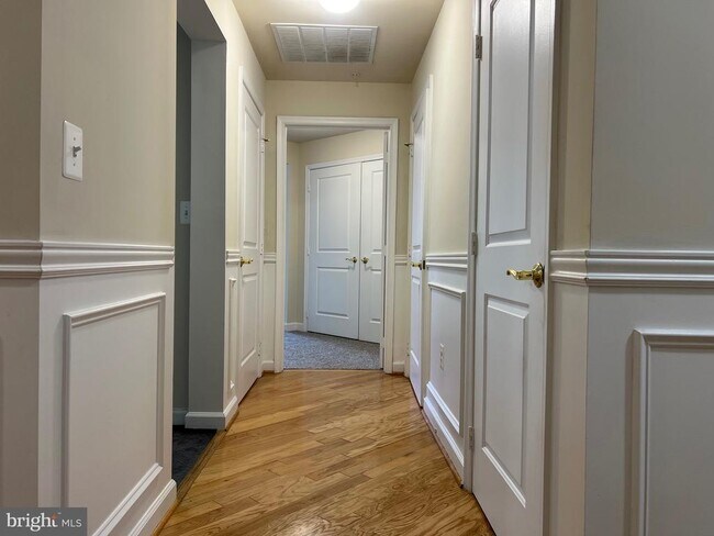 Building Photo - 485 Harbor Side St