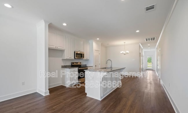 Building Photo - 5633 Emmie Dr