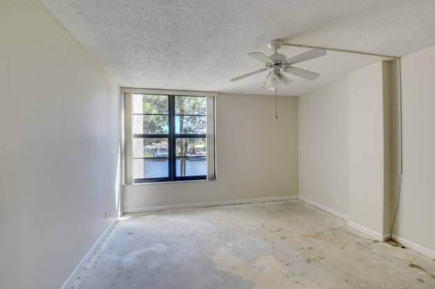 Building Photo - 14 Royal Palm Way