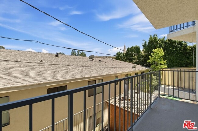 Building Photo - 10650 Kinnard Ave