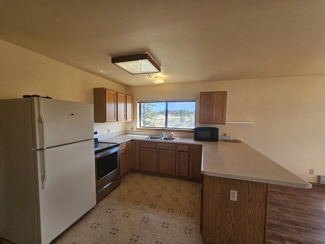 Building Photo - 7252 Co Rd 600