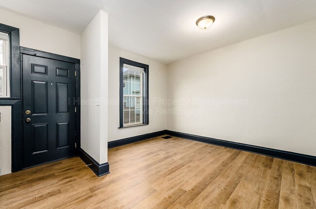 Building Photo - 1044 Sullivant Ave