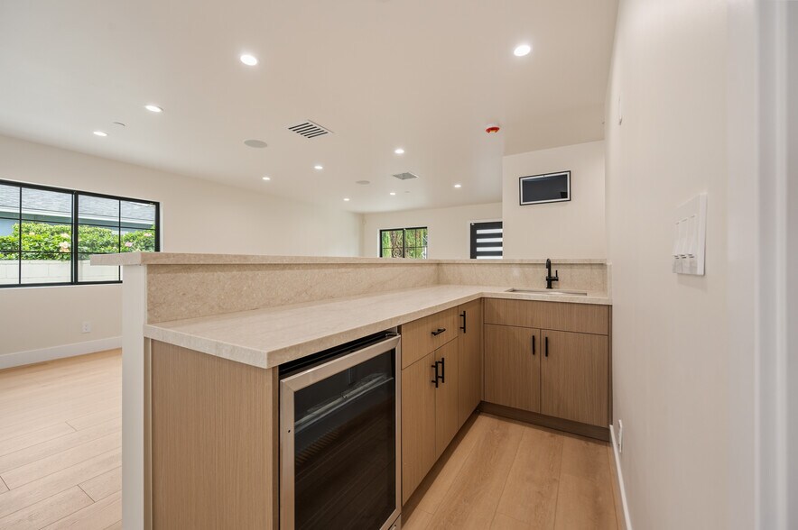Building Photo - 17106 Gault St