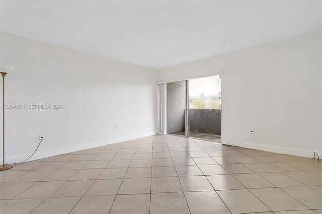 Building Photo - 9369 Fontainebleau Blvd