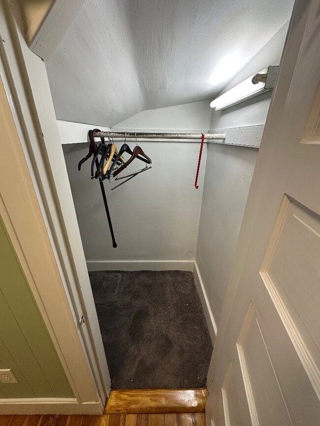 Building Photo - 151 Edinboro St