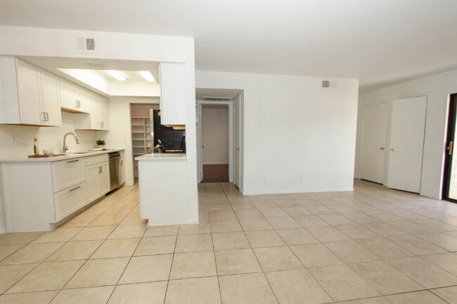 Building Photo - 16635 N Cave Creek Rd