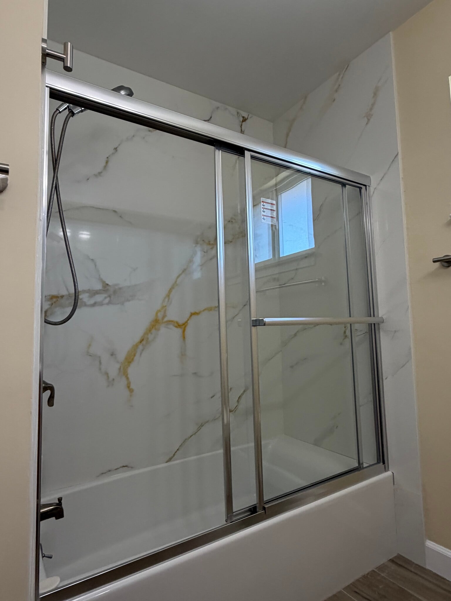 Building Photo - 545 Northlake Dr