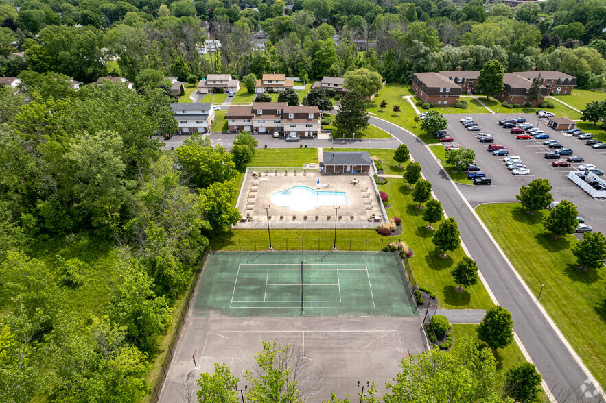 Building Photo - Willowbrooke Apartments & Townhomes