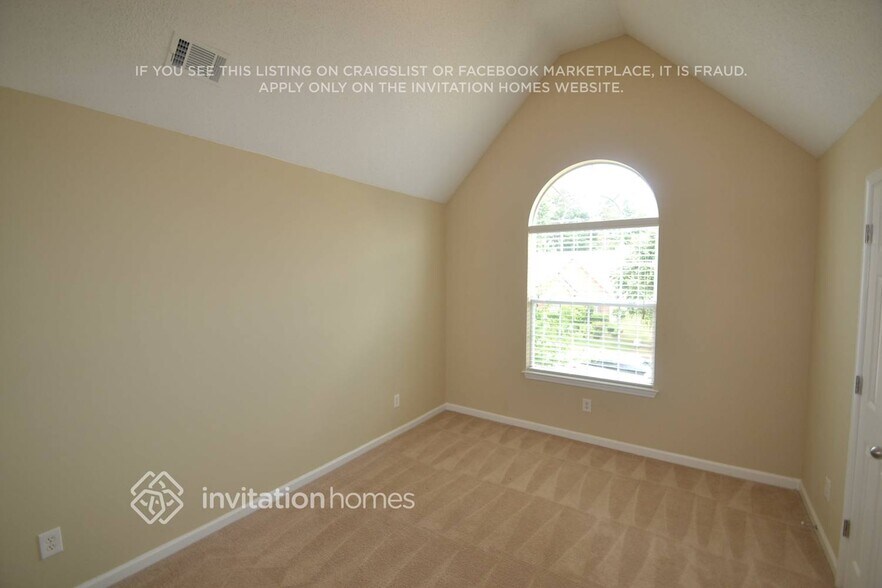 Building Photo - 11937 Markham Way