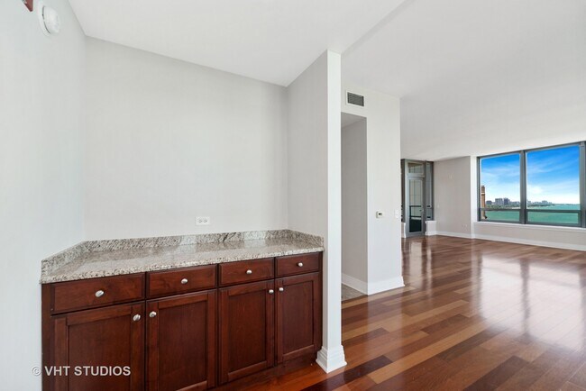 Building Photo - 600 N Lake Shore Dr