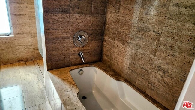 Building Photo - 7008 Vista Del Mar Ln