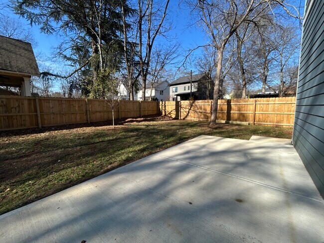 Building Photo - 73 Whitefoord Ave SE