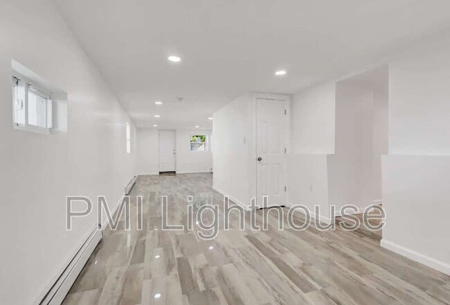 Building Photo - 128 Lockwood Ave