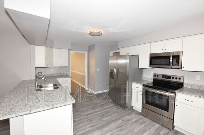 Building Photo - 204 Knell's Ridge Dr