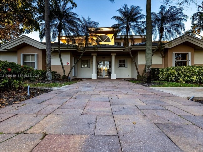 Building Photo - 9955 Westview Dr