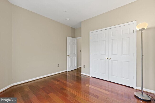 Building Photo - 1106 Pleasant Cir