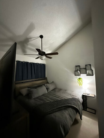 Building Photo - 15 Kulanihakoi St